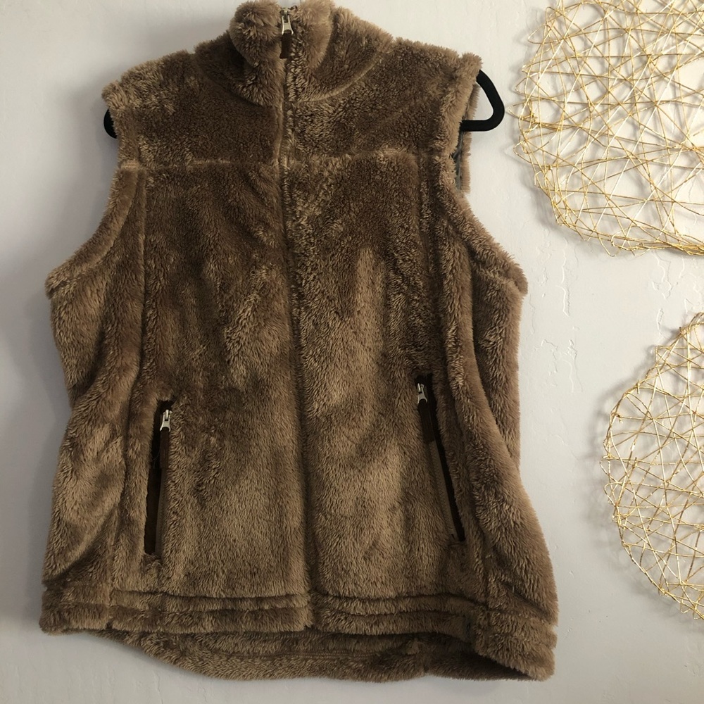 Free country soft furry vest no flaws